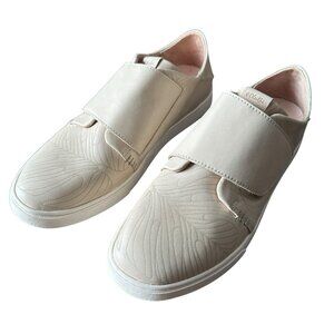 OluKai Pehuea Loupili Women Size 11 Beige Leather Monstera Leaf Casual Sneakers